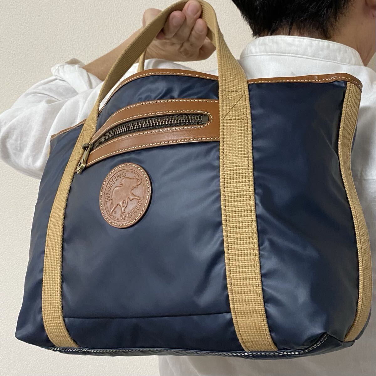 現行近/極美品●A4収納●HUNTING WORLD ハンティングワールド メンズ トートバッグ 肩掛け ナイロン×レザー 本革 書類 通勤 大容量 1円拍卖
