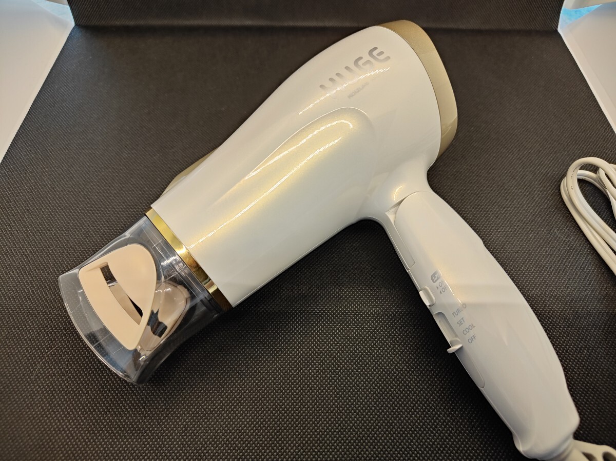 KOIZUMI ヘアドライヤー HUGE KHD-555ホワイト マイナスイオン 1200W Mo014拍卖
