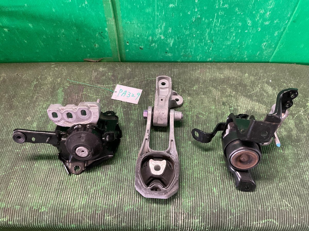 ヤリスクロス 6AA-MXPJ15 ハイブリッドZ 4WD 純正 エンジンマウント3個セット 39280 PA329拍卖