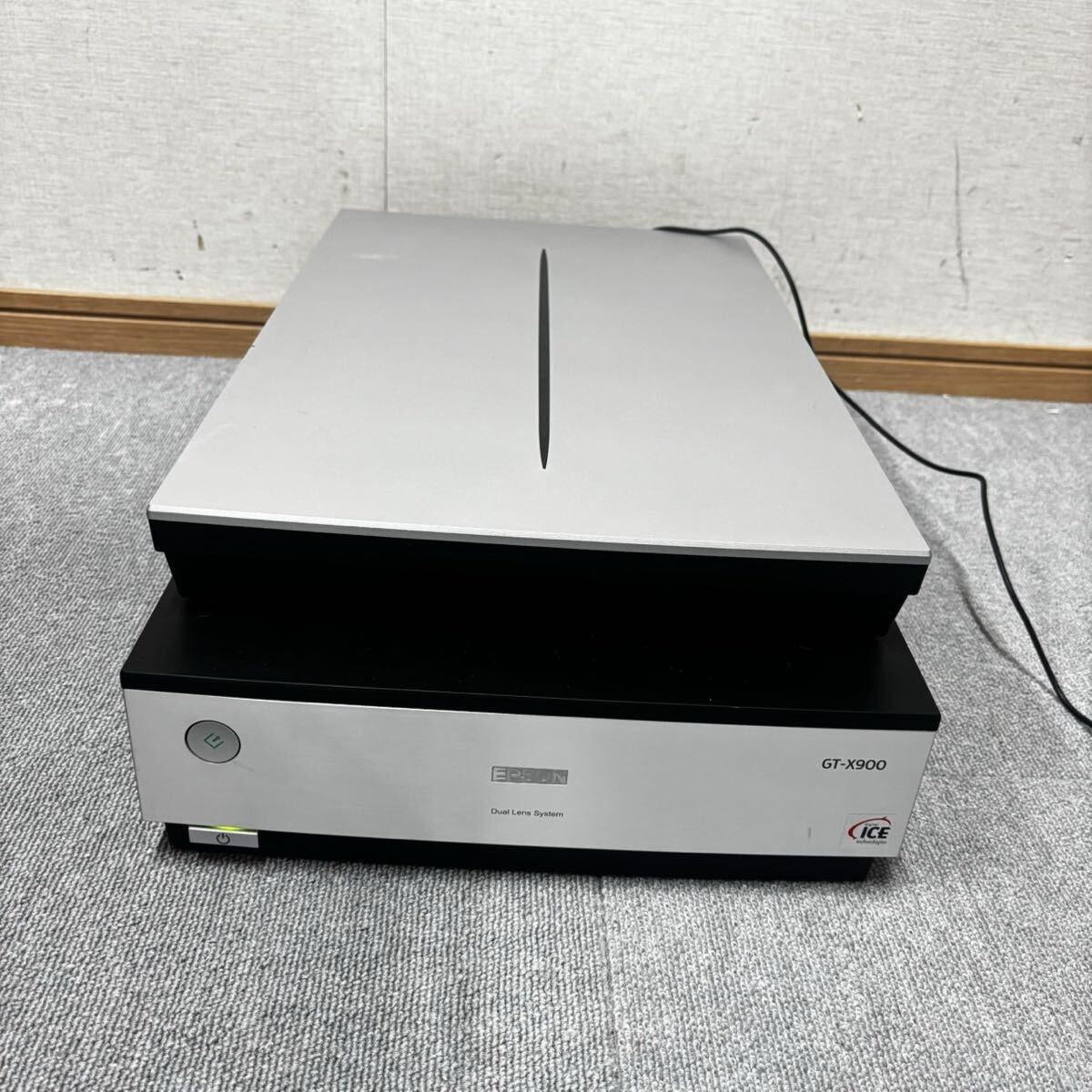 エプソン GT-X900 フラットベッドスキャナー EPSON フィルムスキャナー A4 高画質 通電確認済 本体とACコード 現状品拍卖