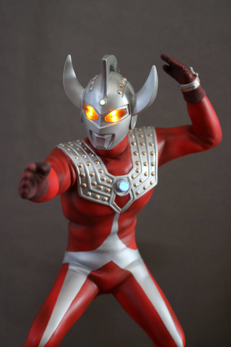 ビッグサイズソフビフィギュア ウルトラマンタロウ (ファイティングポーズ・電飾)拍卖