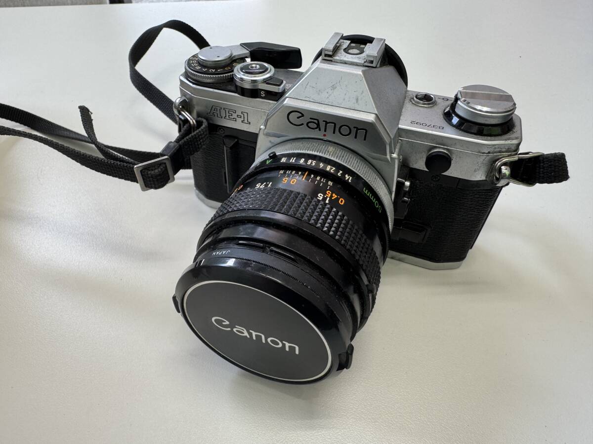 高2806 Canon AE-1 フイルムカメラ レンズ付き 現状品拍卖