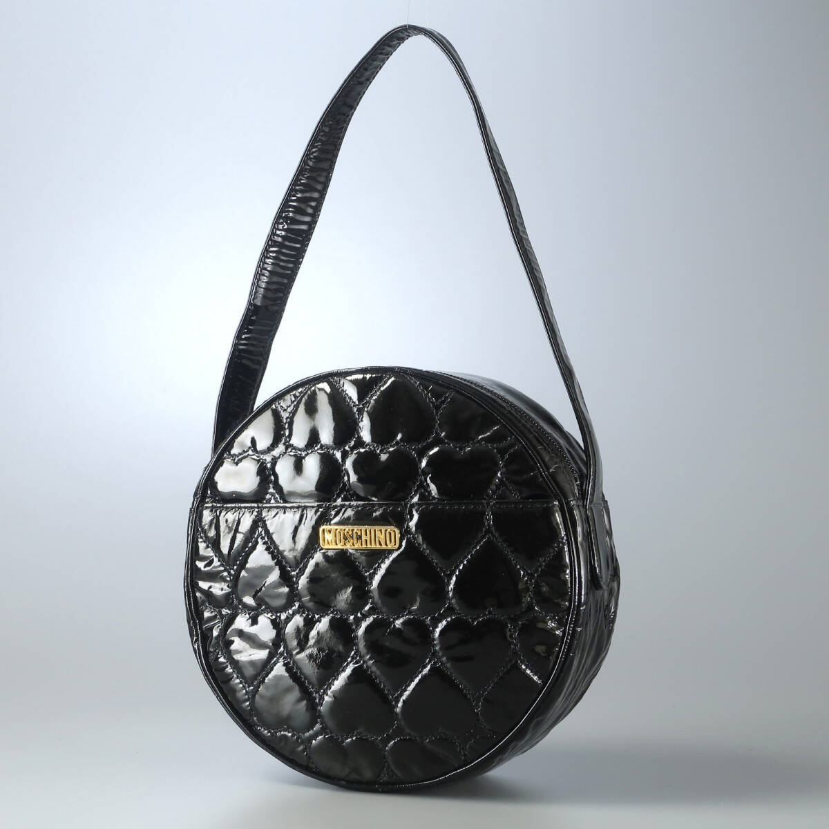 GT8630★MOSCHINO モスキーノ ハートキルティング エナメル 丸型 ショルダーバッグ 肩掛け鞄 ブラック系拍卖