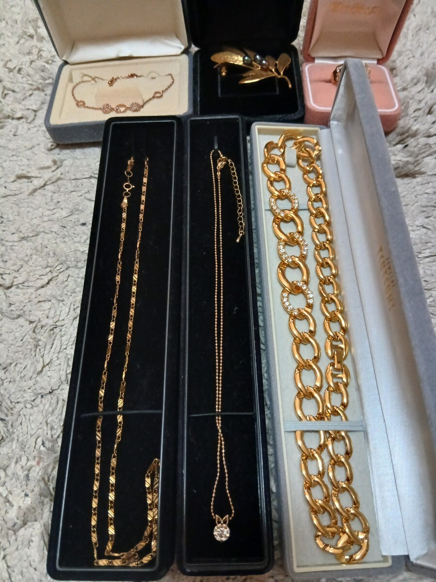 実家整理品 ネックレス等 アクセサリー まとめ売り ゴールドカラー 6点セット ケース付き 刻印有り含む K18等拍卖