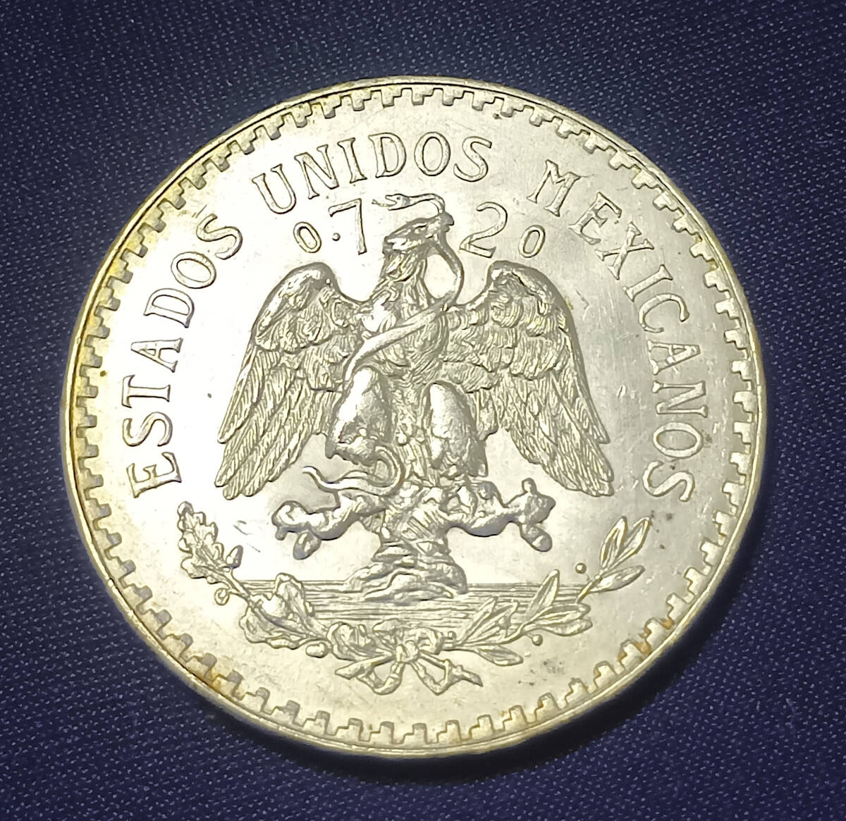 メキシコ 1ペソ銀貨1933年 Liberty Cap(自由の帽子) メキシコ国章(サボテンに止まりヘビをくわえる鷲) 純度0.72 16.7g拍卖