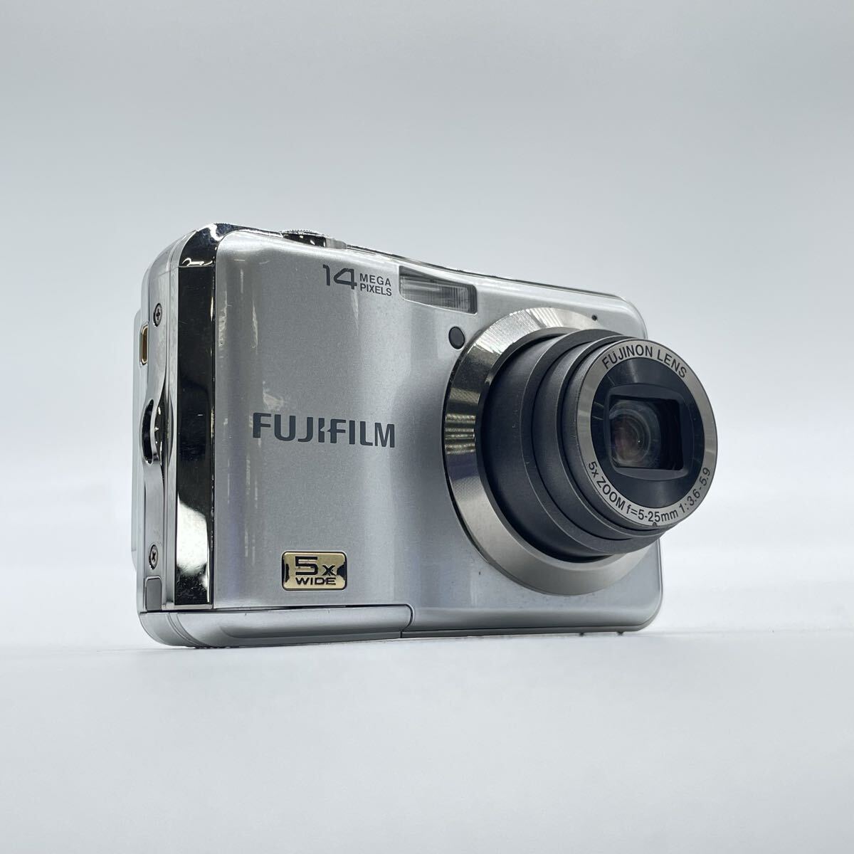 D FUJIFILM 富士フィルム コンパクトデジタルカメラ FinePix ファインピクス AX250 シルバー 5× f=5-25mm 1:3.6-5.9 動作確認済み拍卖