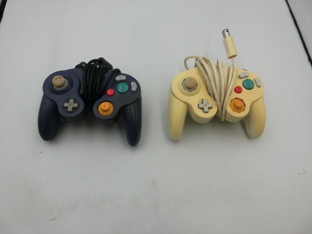 【BS71-22】【60サイズ】1円~/ニンテンドーゲームキューブ 任天堂 純正コントローラー 2点セット/ジャンク扱い/※傷・汚れ・錆有拍卖