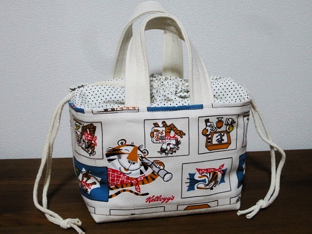 *ハンドメイド* かわいい!(^^)!ミニ ランチバッグ お弁当 巾着バッグ 豆バッグ たのしい!(^^)!絵柄 入園入学♪ コンパクト ミニバッグ 拍卖