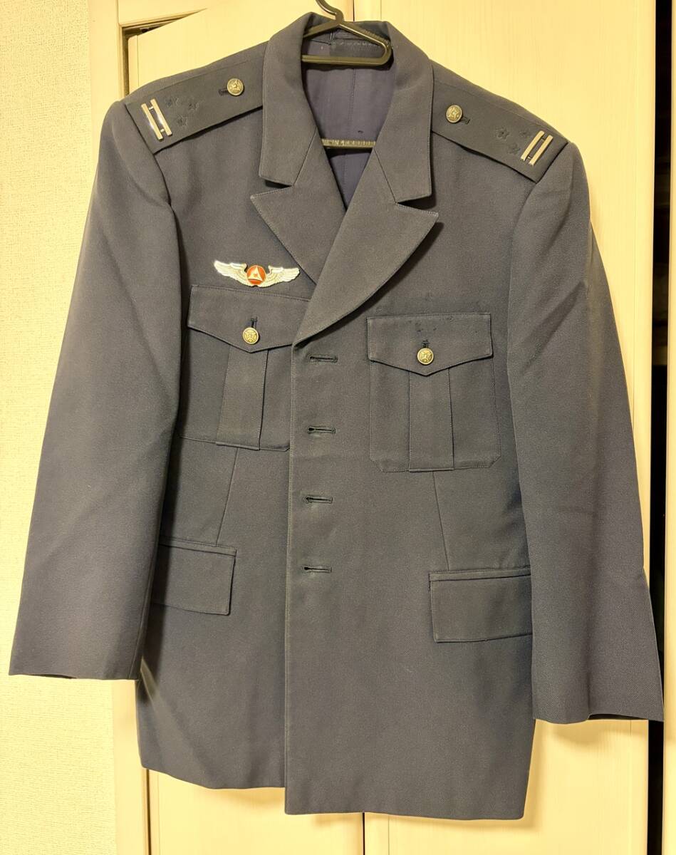 【中古現状品】航空自衛隊 幹部用冬制服 上着 PX品 佐官階級章付属 補給本部部隊章付属 空自 自衛隊 ミリタリー 軍服拍卖