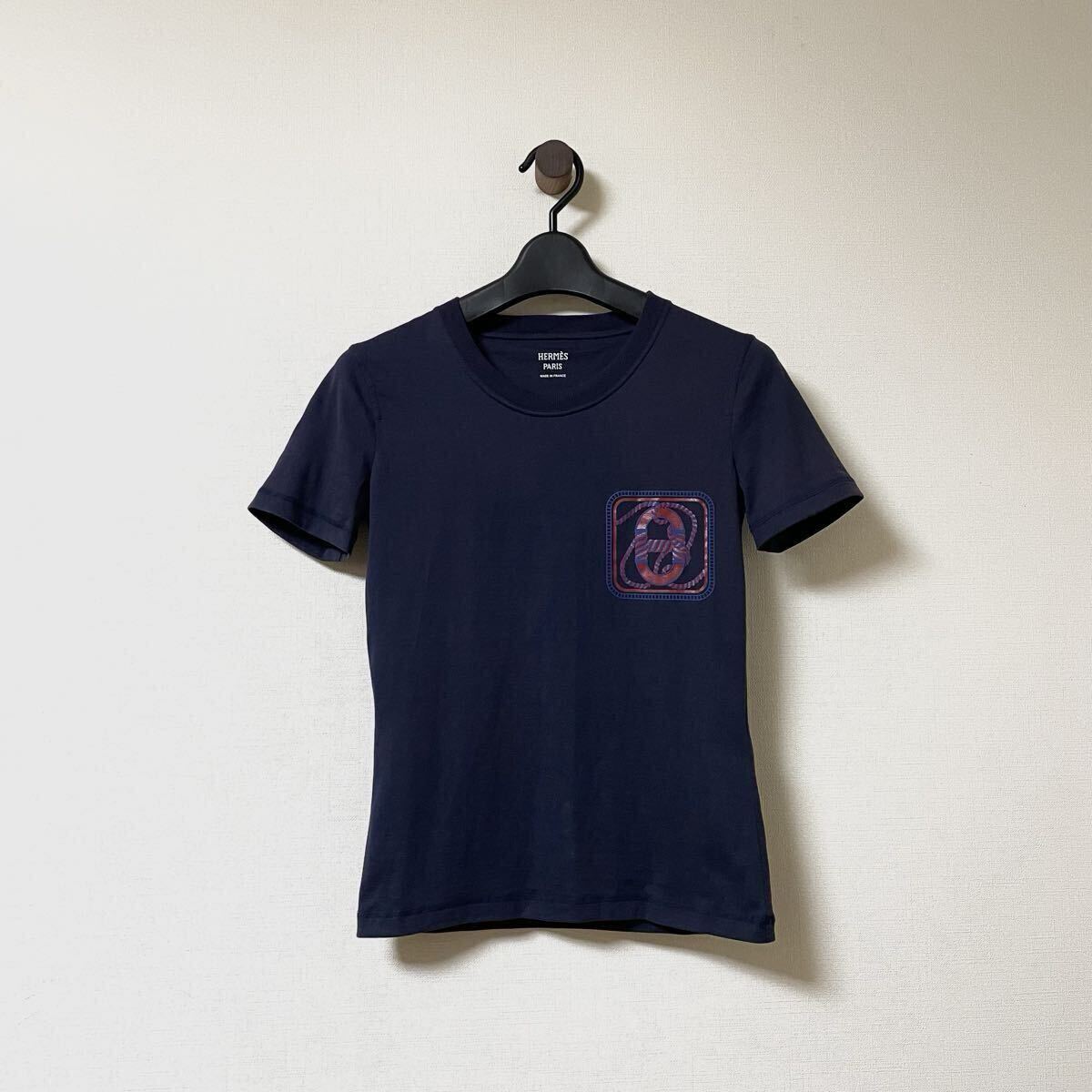 国内正規品 エルメス 23SS Tシャツ 3E4625DL プリント シェーヌダンクル カノエ ネイビー拍卖