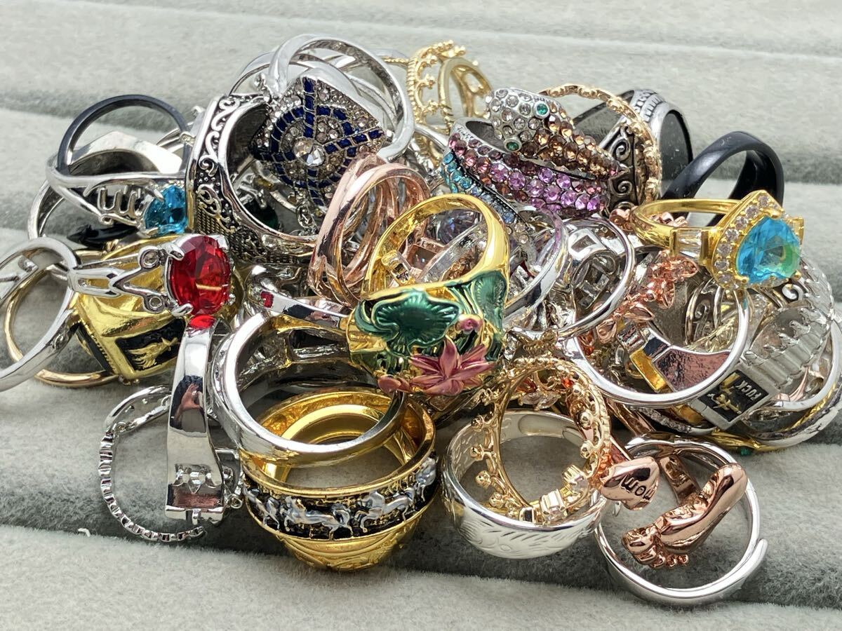 V3 イミテーションリング 同デザイン ジャンク含む 指輪 リング アクセサリー 色ガラス 色石 天然石など 素材不明 まとめ売り レトロ 大量拍卖