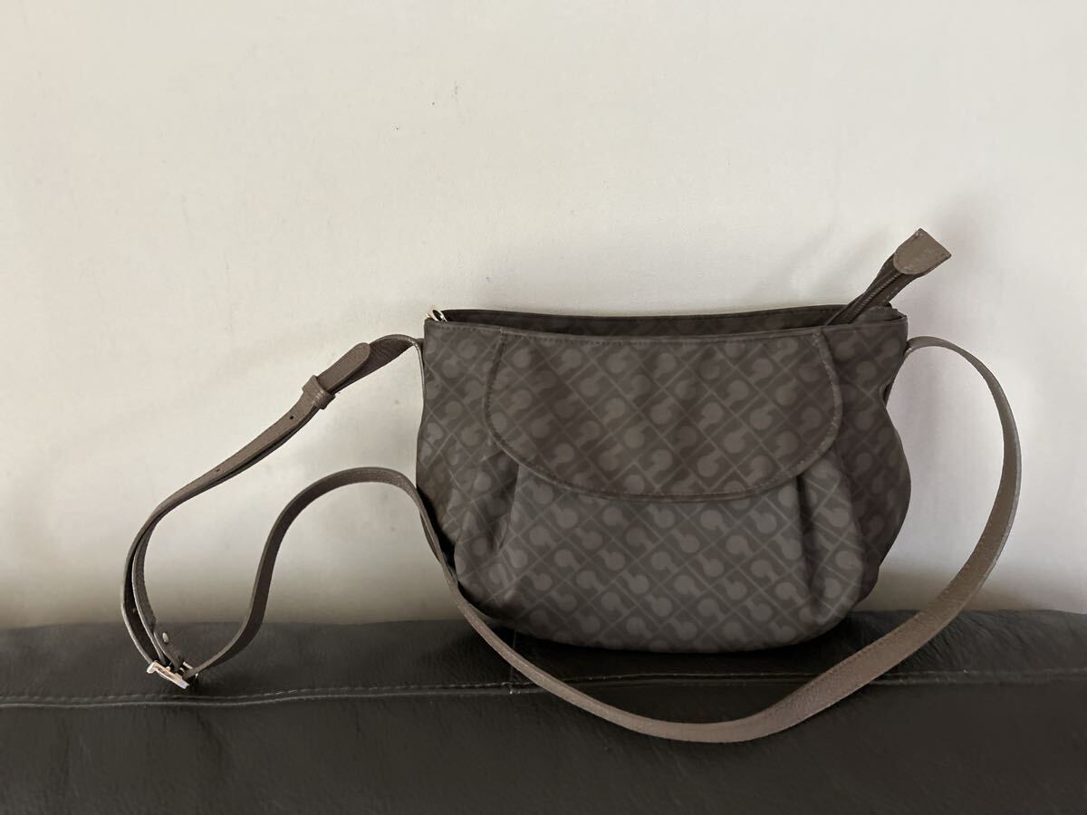 美品ゲラルディーニ ブラウンショルダーバッグ拍卖