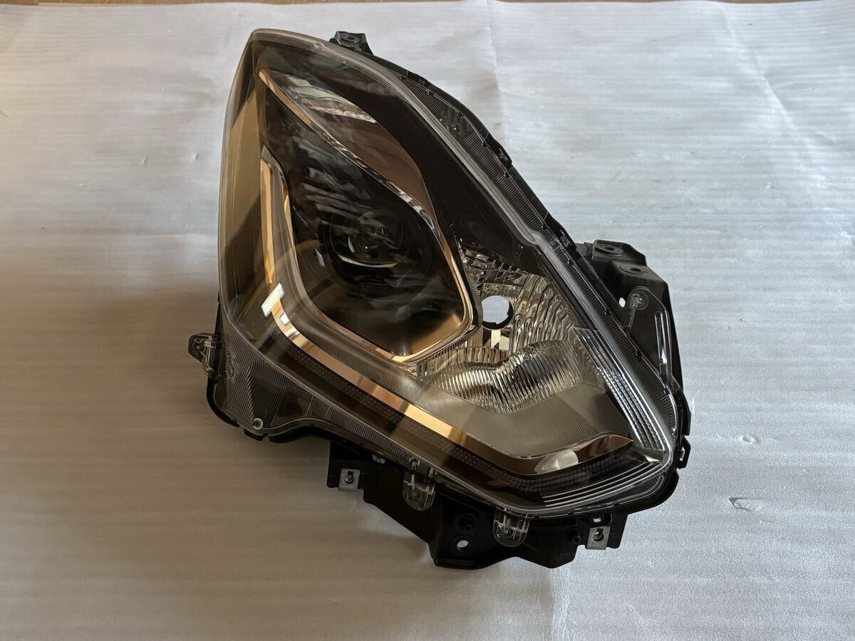 スズキ ZC33S スイフトスポーツ 純正 ヘッドライト ユニット 右 運転席側 LED拍卖