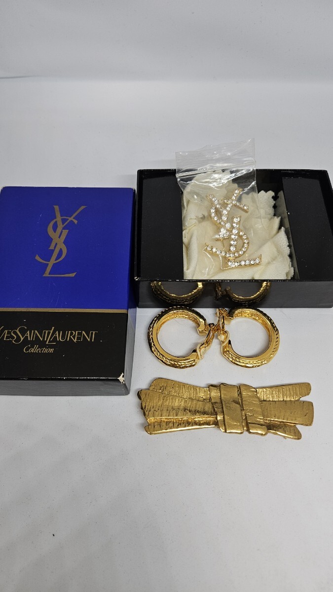 送料無料 YVES SAINT LAURENT イヴサンローラン YSL ブローチ ヴィンテージ レディース ゴールド イヤリング ラインストーン おまとめ拍卖