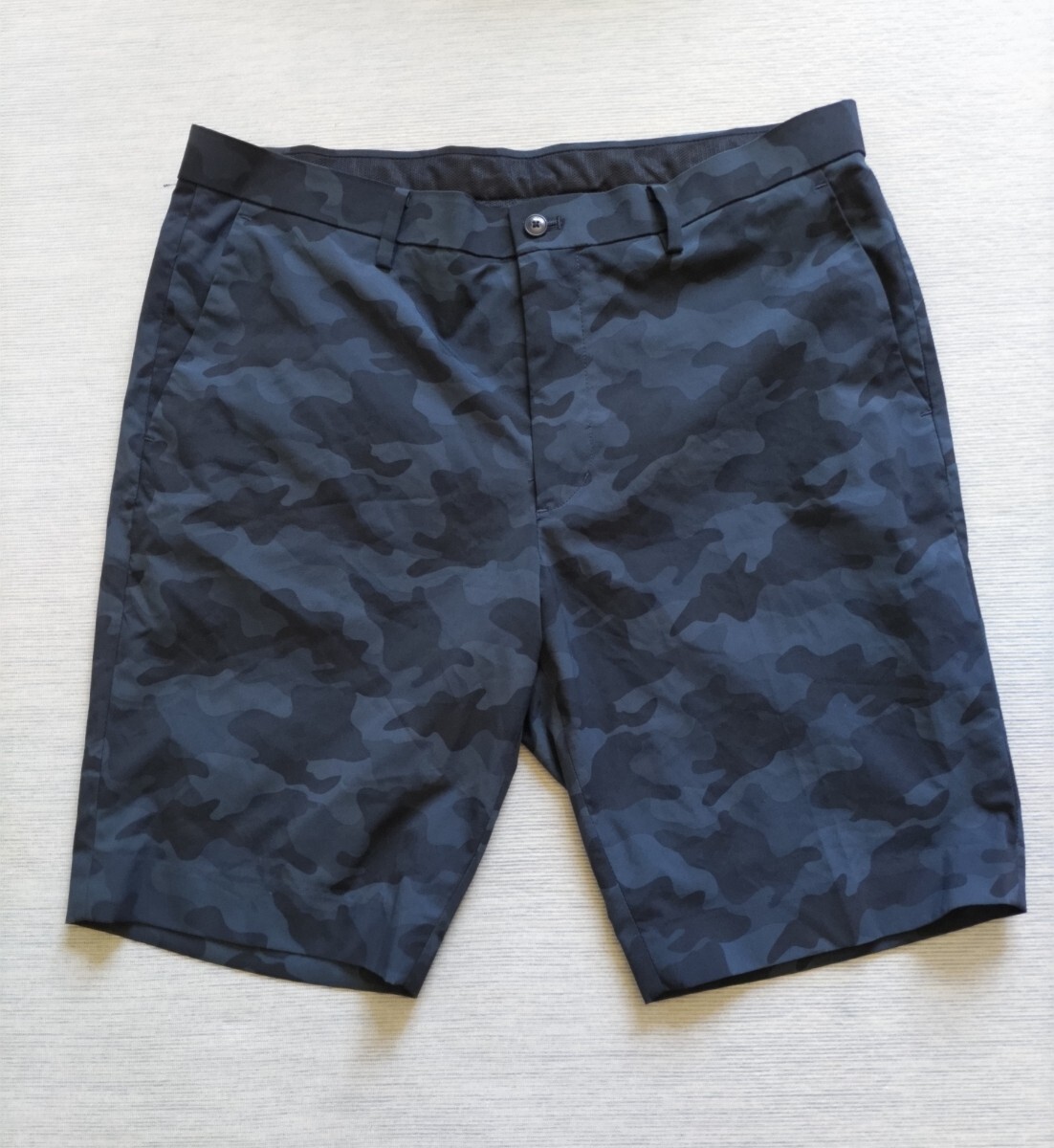 UNIQLO ユニクロ メンズ 迷彩柄 ショートパンツ ネイビー系 ウエスト84cm~92cm 拍卖