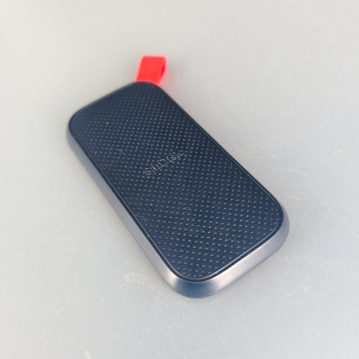 【動作確認済★クィックフォーマット済★】SanDisk 1TBポータブルSSD(モデル:SDSSDE30-1T00)拍卖