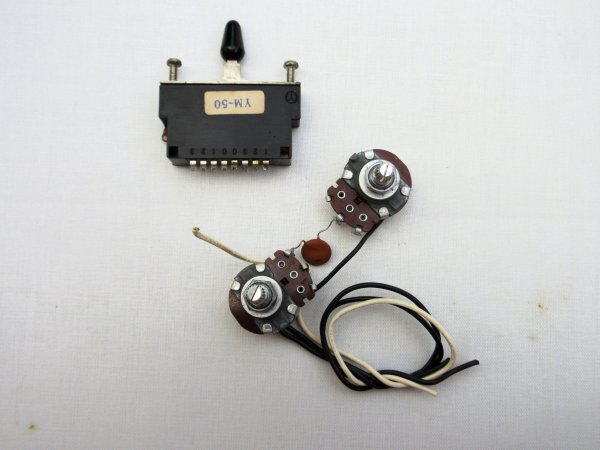 FERNANDES フェルナンデス YM-50型スイッチ&電装パーツ 1V1T 86年製FERNANDES FR-65拍卖