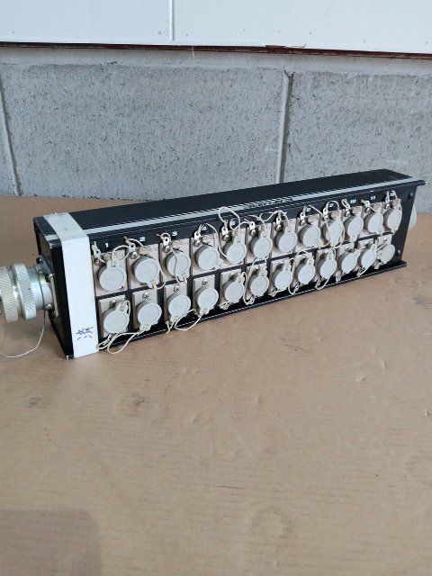 【1円スタート!】CANARE / カナレ 12ch音声マルチ用コネクタボックス 12J12N12 音響機器 その3拍卖