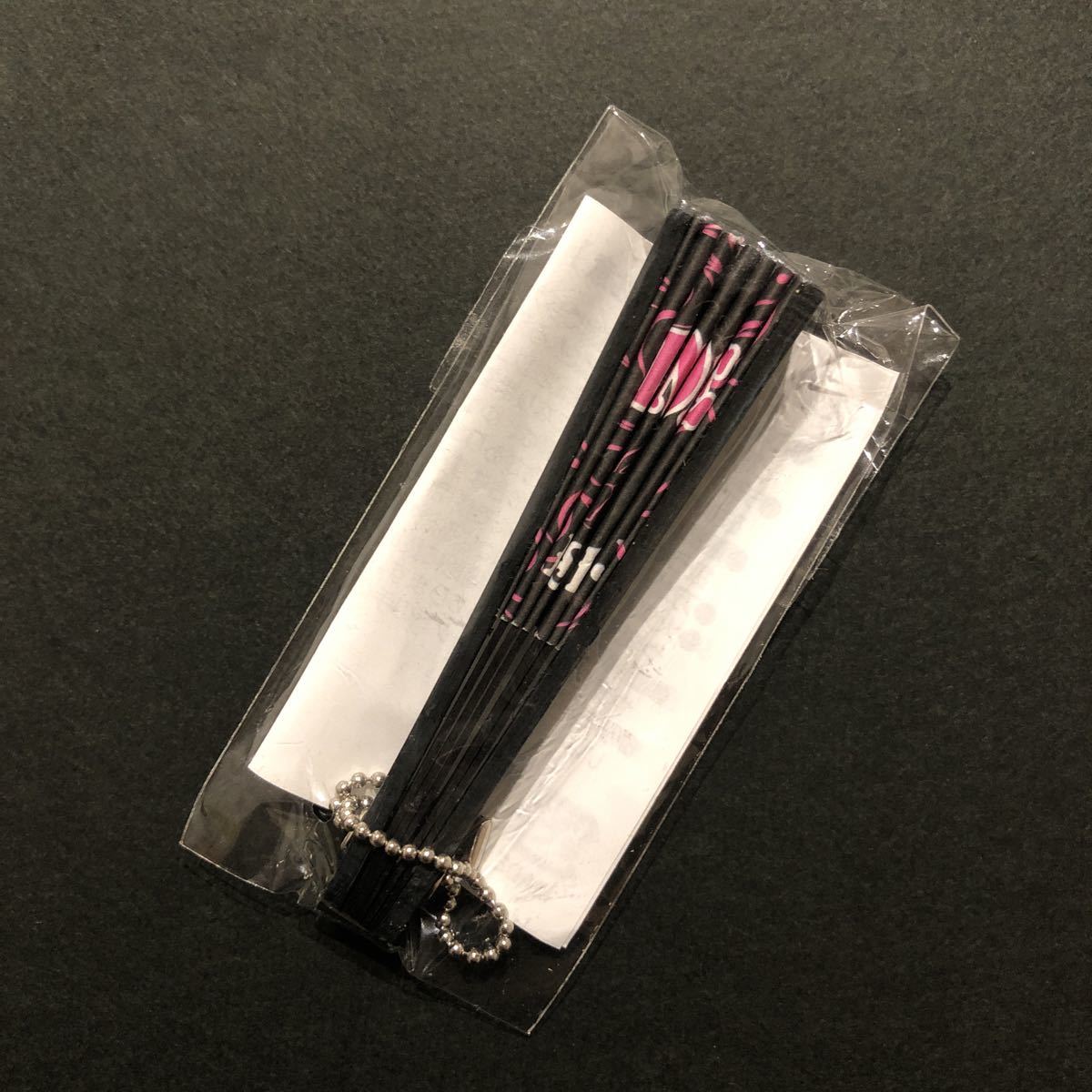 新品☆ミニ扇子⑥ 樽美酒研二 黒【2016年 FCツアー ゴールデンボンバー FCガチャ ファンクラブ入っててくれてありがと祭 キーホルダー】拍卖