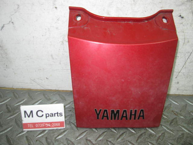 ヤマハ YBR125 LBPPCJLH 純正 テールカウルセンター 赤 レッド 割れ無 LBPPCJLHX9000** YJM125-7 キャブ車 センターカバー拍卖