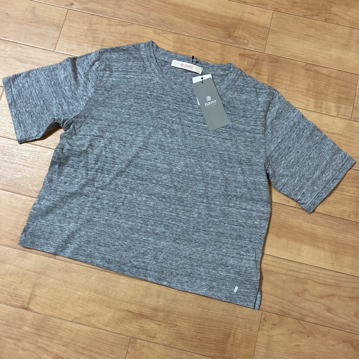 【ナノ・ユニバース】【nano・universe × HINANO YOSHIKAWA】ガーゼ天竺Tシャツ グレー 38 タグ付き 6050円のお品拍卖