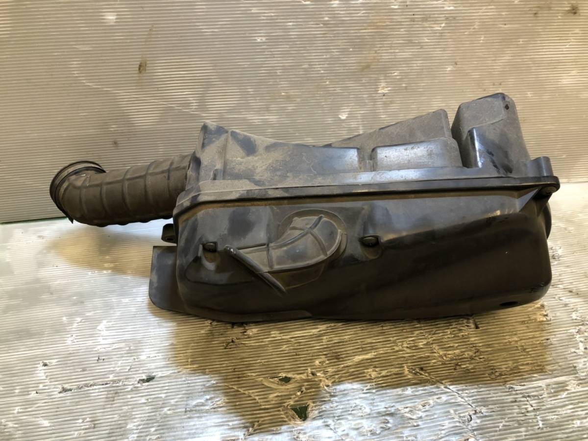 ホンダ・フォルツァ・MF06・純正エアクリーナーボックス拍卖