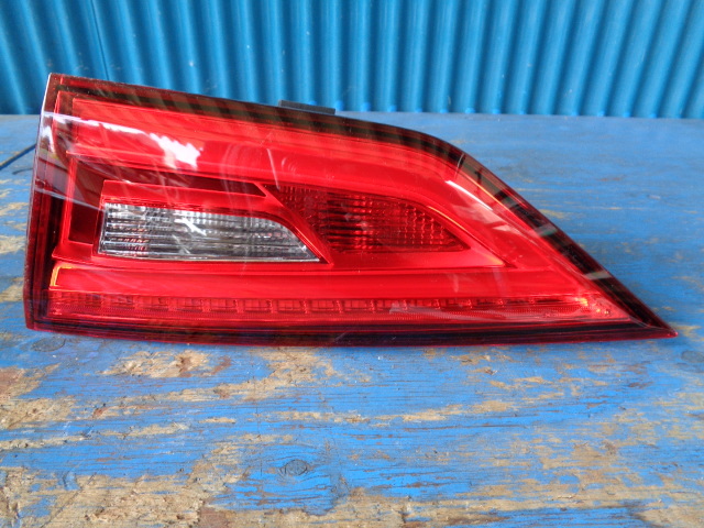 AP950 アウディ A3 8V テールライト 右拍卖