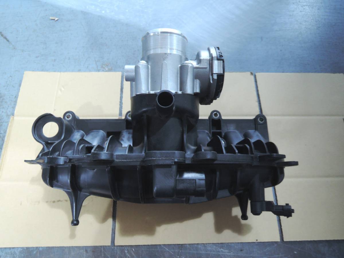 ・ VOLVO/ボルボ DBA-MB4164T V40/T4 純正 スロットル ボディ/インマニ/インテークマニホールド/サージタンク 757G-9F991-CA BOSCH U-3240拍卖