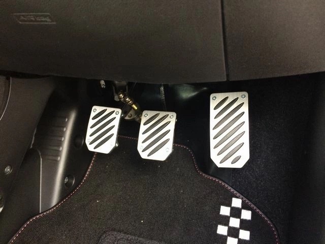 FIAT 500S 取付例あり 高品質 純正風ハイセンスアルミペダルMT用 数量限定拍卖