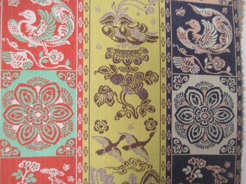 龍村平蔵作 紅牙瑞錦の裂地です。12×15センチです拍卖