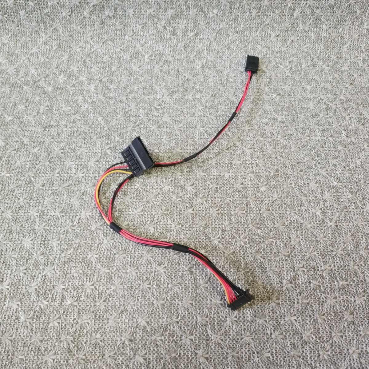 岐阜 即日発 速達可 ★ 富士通 ESPRIMO FH77/GD FMVF77GDW FMVF77GDWG 等用 ケーブル 中古品 ★ 動作確認済み G105拍卖