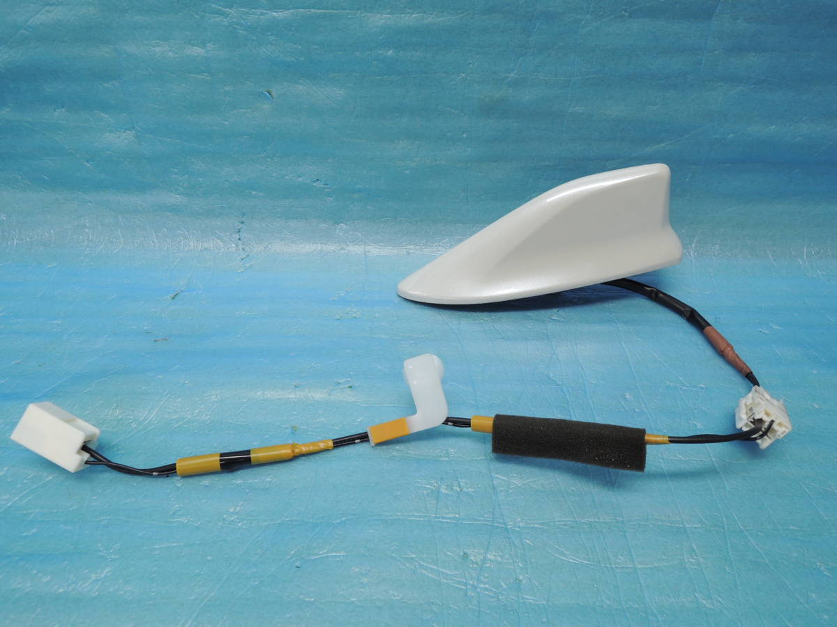 ・ DBA-ZN6 86/ハチロク GT 純正 ルーフ/シャーク/ドルフィン アンテナ V3-10541C T-7594拍卖