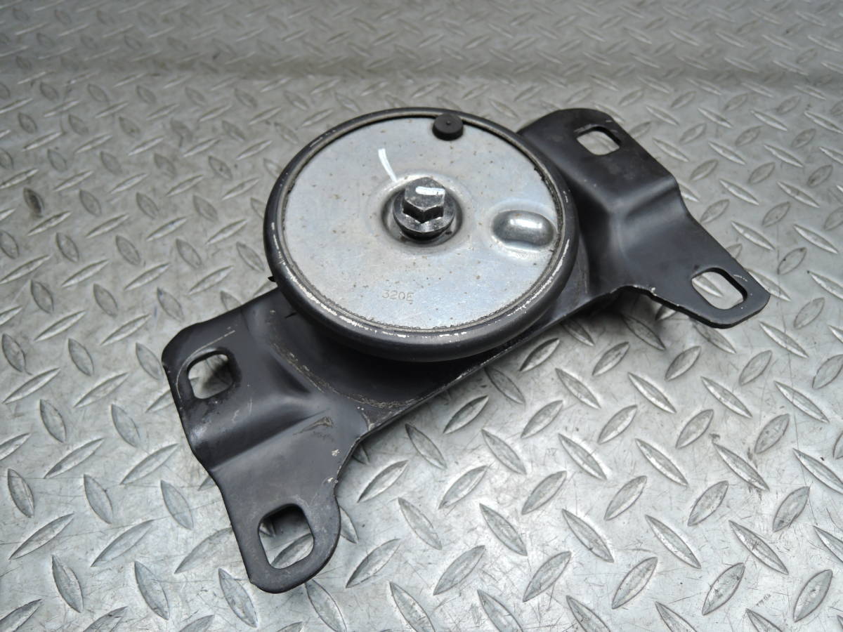 ・ DBA-MB4164T ボルボ V40 純正 ミッションマウント サポート 上側?のみ ① V-3240拍卖