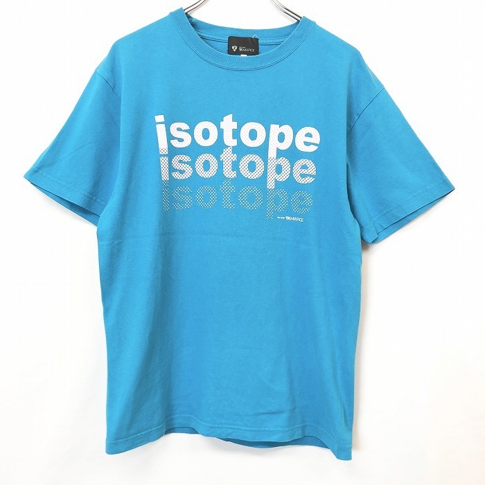 THE SHOP TK MIXPICE ザ・ショップ ティーケー 2 メンズ Tシャツ プリント 文字 英字 ISOTOPE アイソトープ 丸首 半袖 綿100% ブルー 水色拍卖