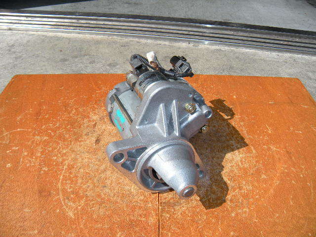 ノア,ヴォクシー,エスクァイア,ZRR80/ZRR85、ハリアー,ZSU60/ZSU65用セルモーター(スターター)リビルト品 438000-1050、28100-37101拍卖