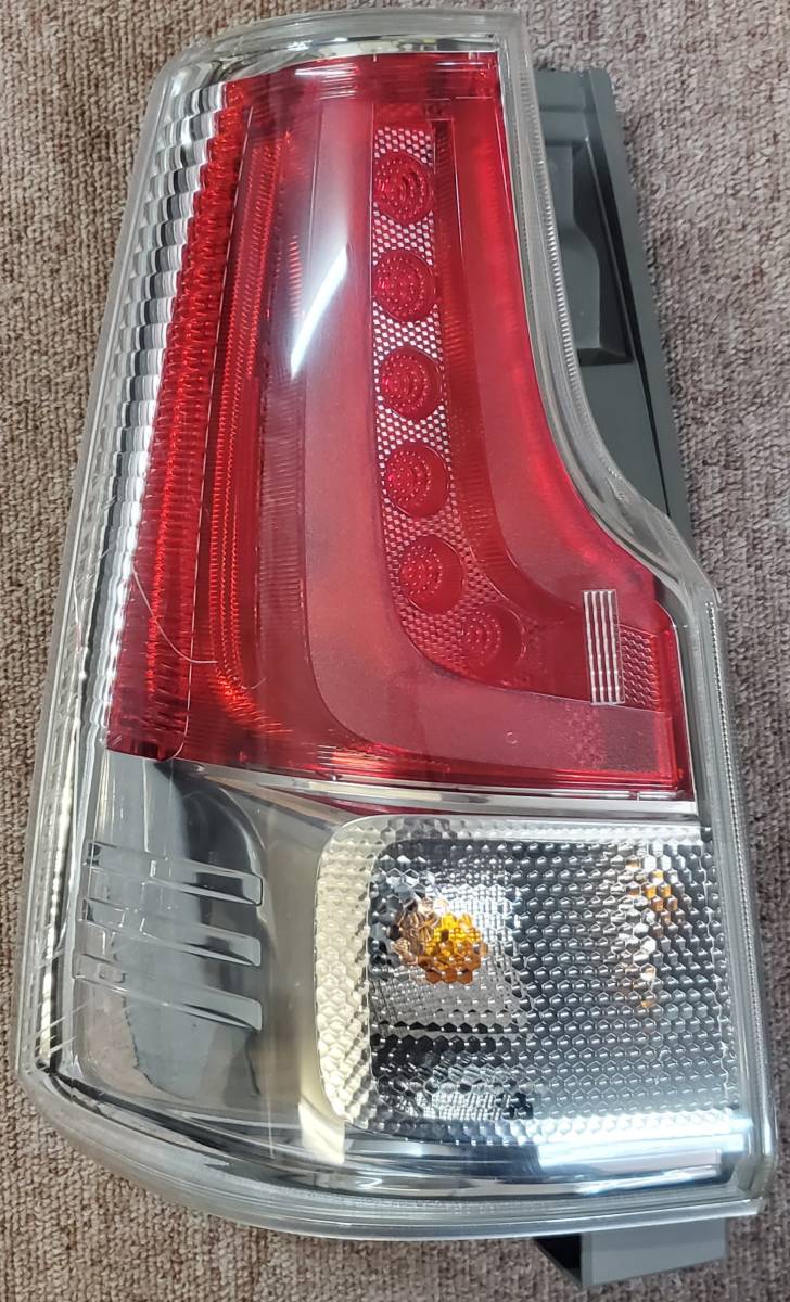 スズキ ソリオ ハイブリッド MA36S/MA26S 左テールライト拍卖