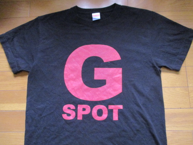 インパクト大! G SPOT Tシャツ ロゴ デカ文字 デカロゴ Mサイズ 黒 赤文字 シンプルデザイン ジ―スポット 即決あり! 半袖拍卖