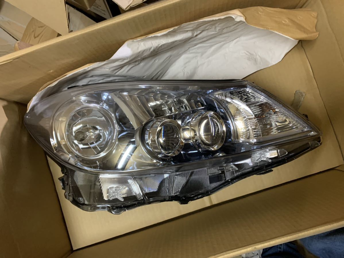 AZK10 トヨタ サイ SAI 右側ヘッドライト 全部付き拍卖
