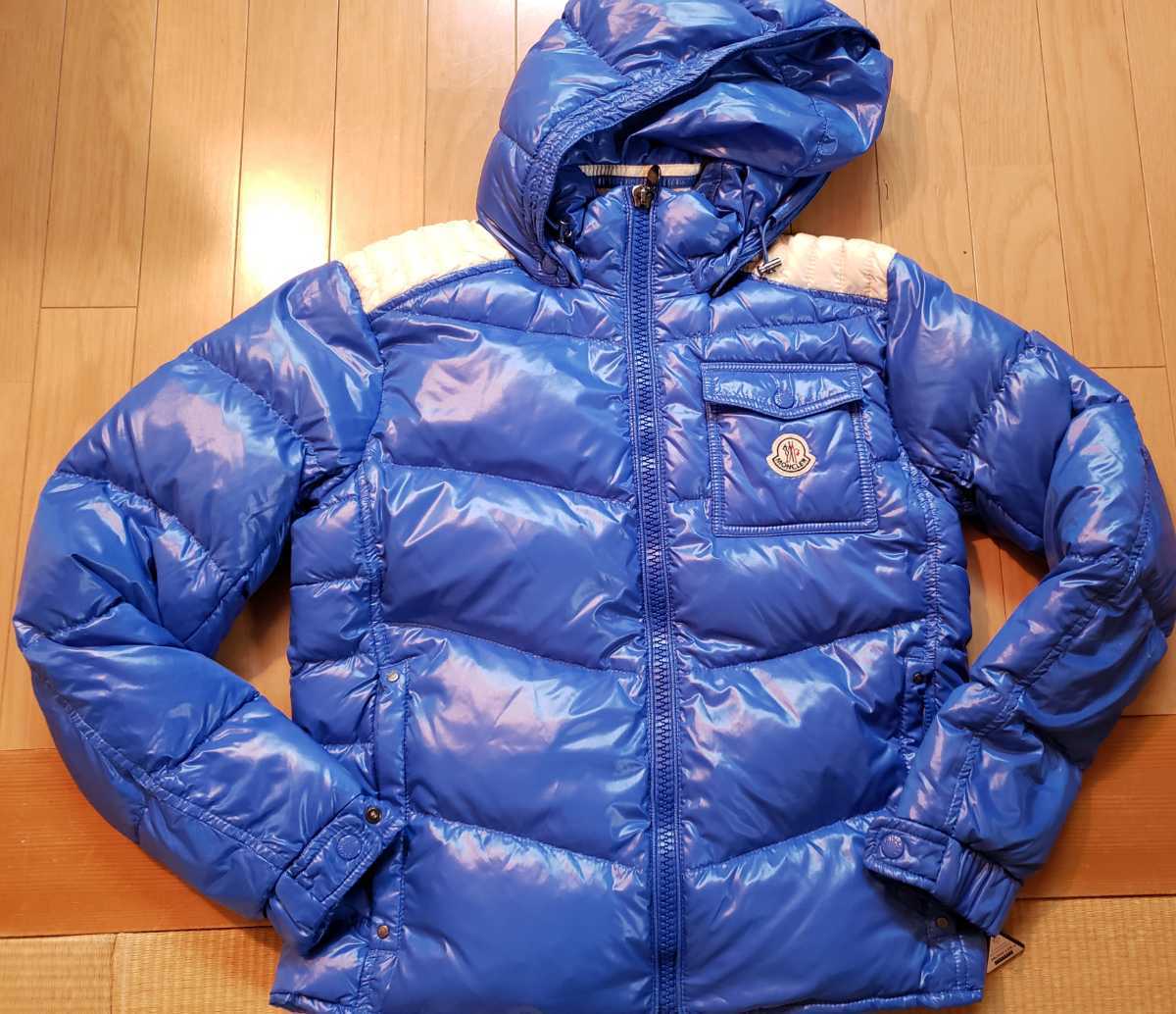 激レア完売品の未使用 日本発売正規品 MONCLER GRAFTON グラフトン モンクレール 人気カラーブルーホワイト 青白 プライスタグ付き フード拍卖