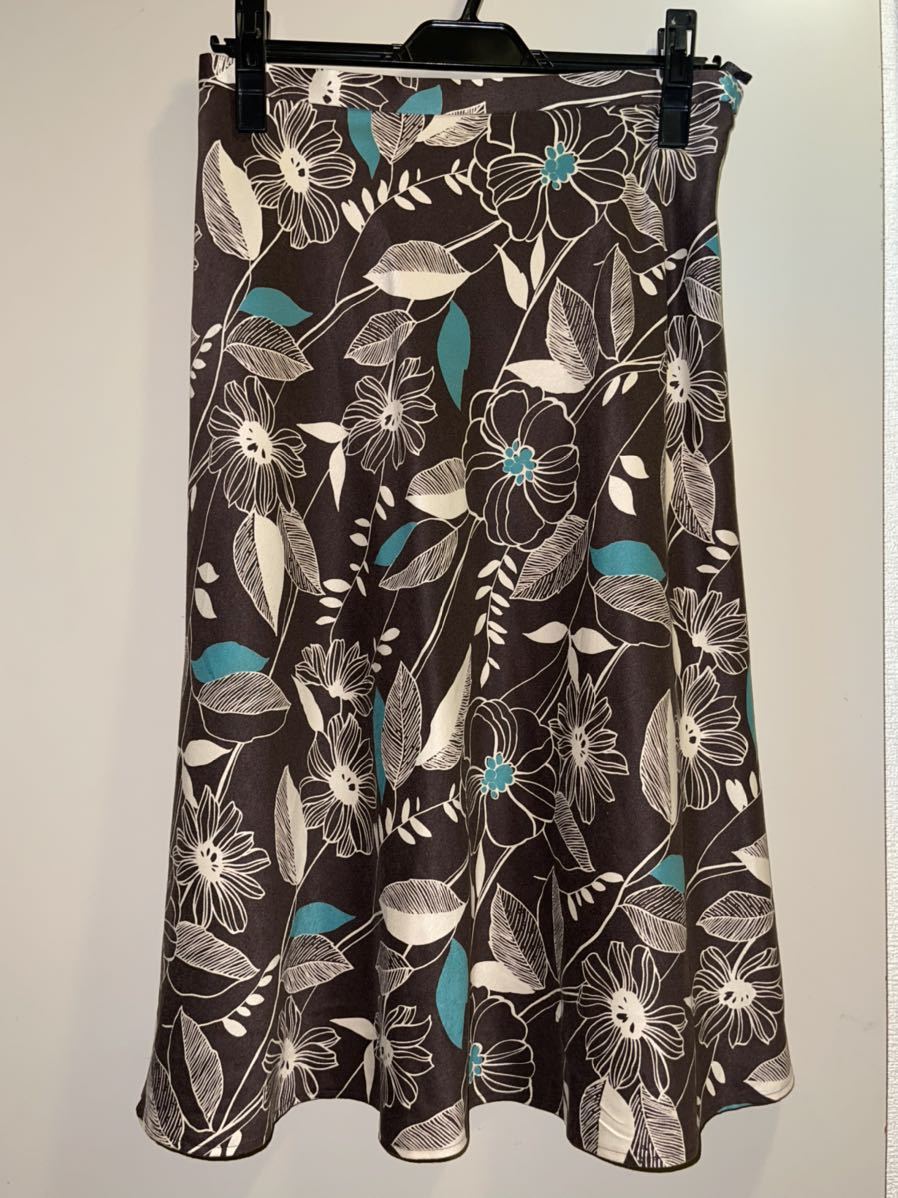 クロスプラス 花柄スカート 訳あり拍卖