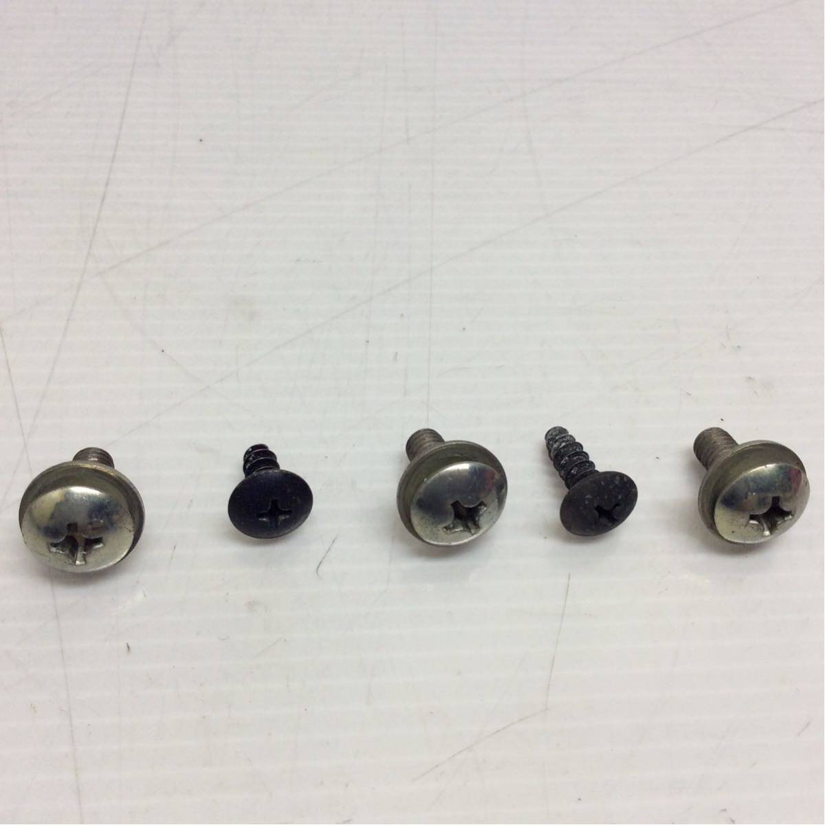 D44-35 フロントカバーネジ フロントカウル取り付けボルト 純正部品拍卖