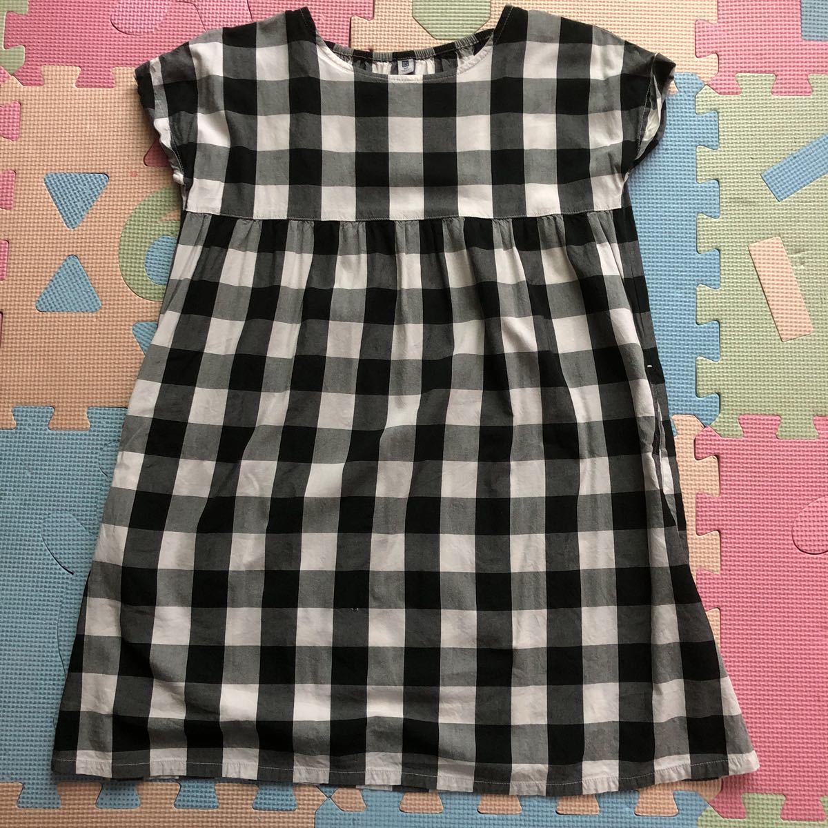【即決】ユニクロとっても可愛い女の子用半袖チェック柄ワンピース130cm チュニック拍卖