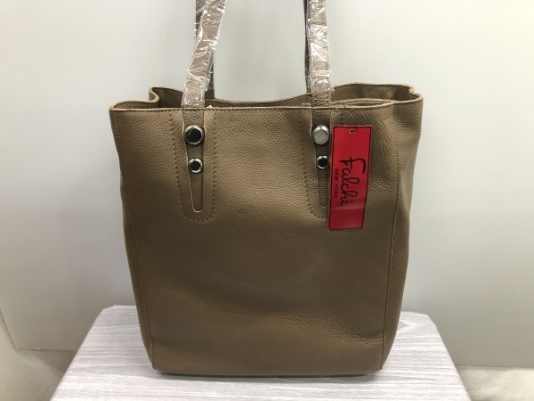 ★送料割引!トートバッグ シュリンクレザー 揉み革調 牛革 トープ レディース ファルチ Falchi NEW YORK★未使用格安!拍卖