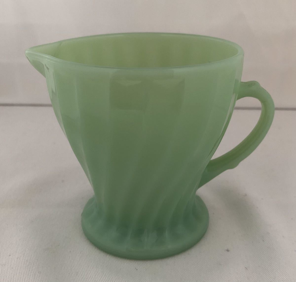 ファイヤーキング “ ジェダイ シェル “ クリーマー・Fire-King “ JADE-ITE Shell “ Creamer拍卖