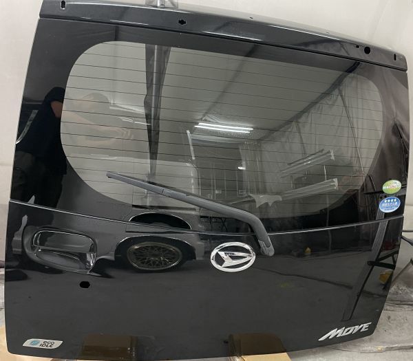 ダイハツ DAIHATSU LA100S ムーヴ move リアゲート バックドア ドアパネル トランク No.3145拍卖