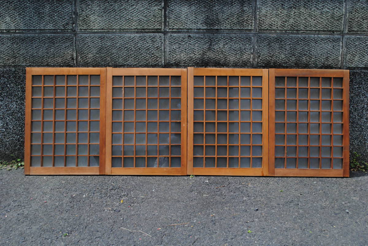 引1 4枚組 碁盤模様桟 スリガラス張り 木製引戸 592x446x30ミリ拍卖