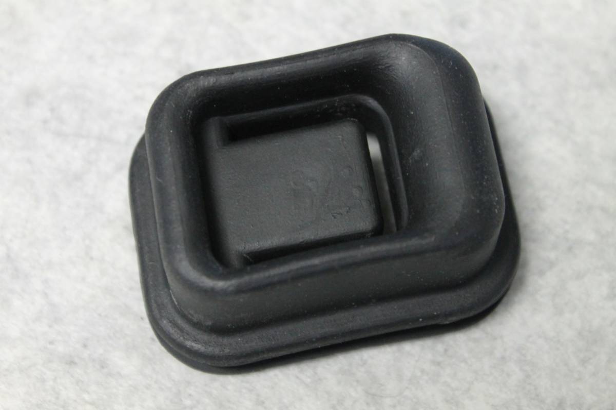 フェアレディ SP311 クラッチレバー ダストカバー 新品 1966-1970 4速 30542-14601汎用品拍卖