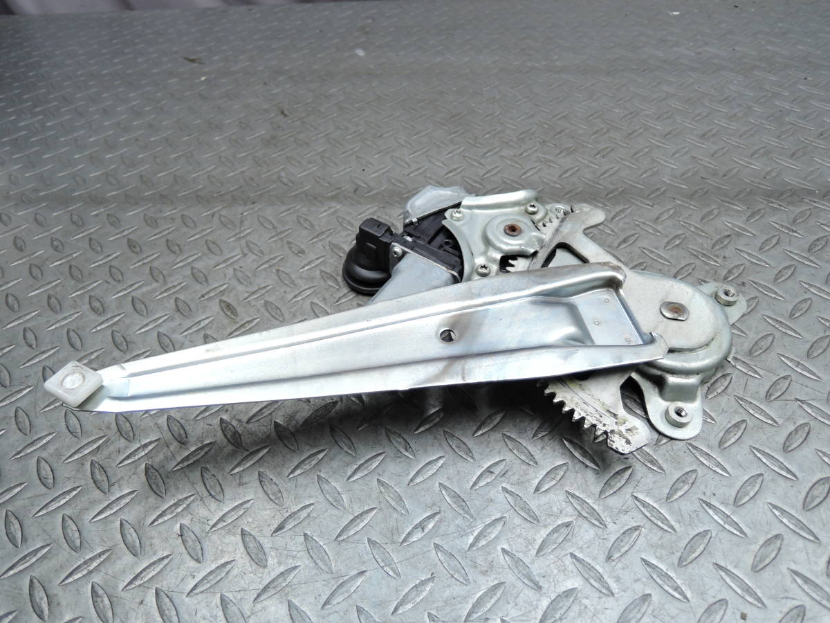 GRS200 クラウン 2500 アスリート ナビパッケージ 純正 リア 左 ドア レギュレーター モーター 85710-30411 #T拍卖