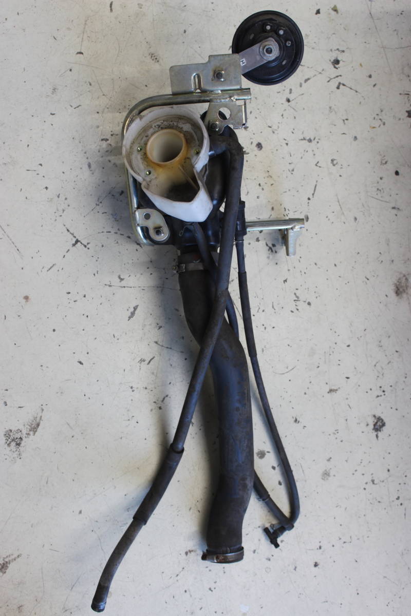 I) シグナスX SE44J-1142xx 純正 給油口 フロントステー 動作確認済み 純正部品拍卖