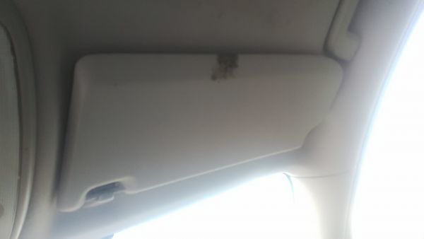 ■ボルボ V50 サンバイザー 右 中古 部品取あり クリップ ダッシュボード センターコンソール ピラー カバー パネル バニティミラー ■拍卖